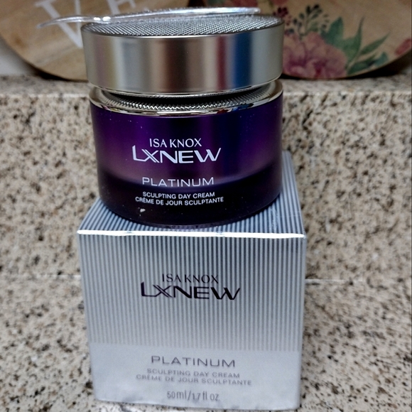 Avon | Skincare | Isa Knox Lx Platinum Day Sculpting Cream Nib | Poshmark